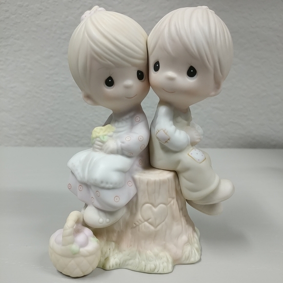 Precious Moments Other - Precious Moments Love One Another Girl Boy Figurine 1978 Jonathan & David Enesco
